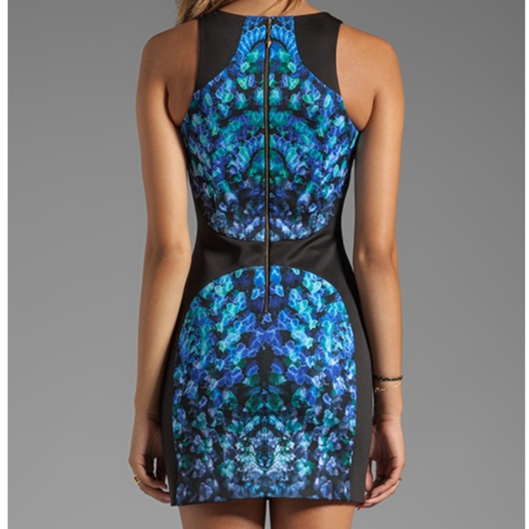 Endless Dress - Picture 2 of 3